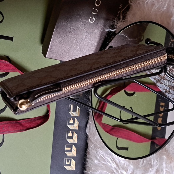 Gucci Vintage Metallic Zip Wallet EUC - Picture 7 of 16